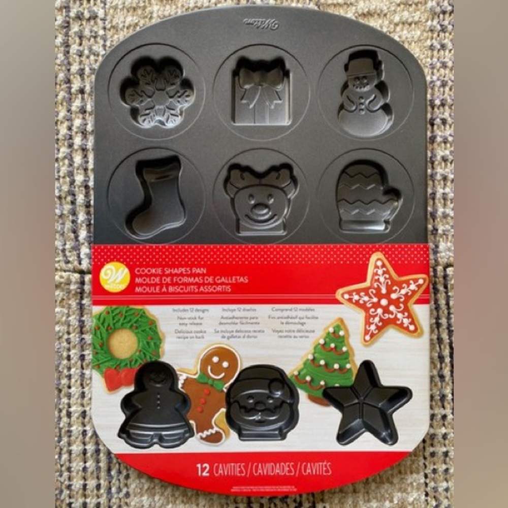 NEW Wilton Holiday Christmas Cookie Shapes Baking Pan with 12 Designs